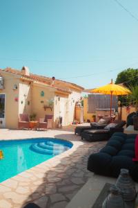 Bazén v ubytování Little Bali Javea nebo v jeho okolí