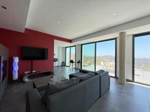 Μια τηλεόραση ή/και κέντρο ψυχαγωγίας στο Agi Canyelles Mar