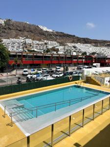 Bazén v ubytovaní Apartamentos Florida Gran Canaria Adults Only alebo v jeho blízkosti