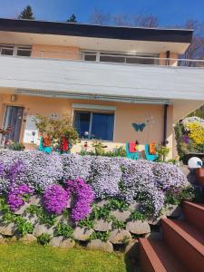 Jardí fora de Joli studio avec terrasse et vue EXCLUSIVEMENT POUR NON FUMEURS