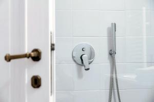 Fotografie z fotogalerie ubytování Daisy Flower Apartment - The House Of Travelers v destinaci Como + 54 fotografií