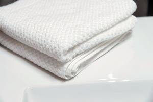 Foto Comos asuva majutusasutuse Daisy Flower Apartment - The House Of Travelers galeriist +54 fotot