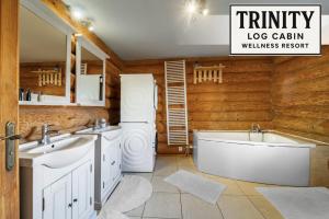 Fotografie z fotogalerie ubytování TRINITY Log Cabin Wellness resort ve Štrbě + 26 fotografií