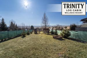 Giardino di TRINITY Log Cabin Wellness resort