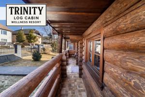 Foto dalla galleria di TRINITY Log Cabin Wellness resort a Štrba