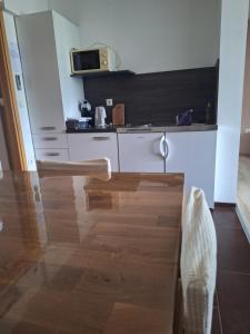 Η κουζίνα ή μικρή κουζίνα στο Apartman Josipa