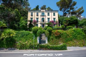 Κήπος έξω από το Skyblue rooftop by PortofinoVip, AC Parking Seaview
