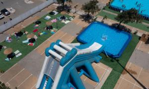 an aerial view of a water park with a pool at Vivenda da Tendeirinha in Arrentela