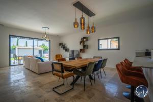 Χώρος καθιστικού στο Villa moderne tout confort-Jacuzzi-Piscine