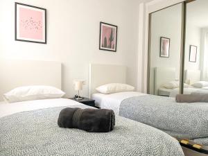 Postel nebo postele na pokoji v ubytování Apartamento con Solarium by DV Properties #P5H3