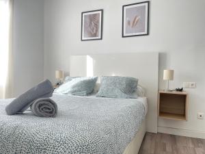 Postel nebo postele na pokoji v ubytování Apartamento con Solarium by DV Properties #P5H3