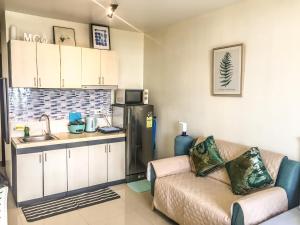 Η κουζίνα ή μικρή κουζίνα στο MC8 Condo Your Affordable Staycation