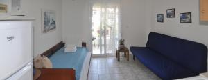 A seating area at Agapi Apartments