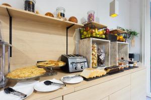Makanan di atau berdekatan aparthotel ini
