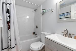 Ένα μπάνιο στο Northridge 07 With Wintergreen Advantage +11 φωτογραφίες