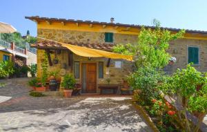 The building in which the holiday home is located
