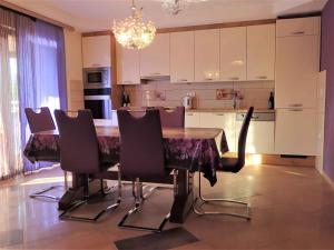 Kuchyň nebo kuchyňský kout v ubytování Apartment in Jasenice 35406