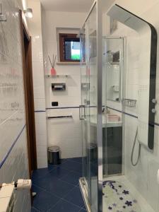 A bathroom at Casa Paola nel Chianti