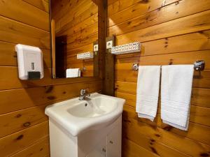 Et badeværelse på Casa do Casal + 25 billeder