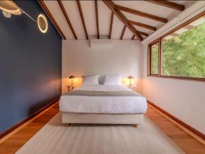 Postel nebo postele na pokoji v ubytování CH65 Luxury 5BR Villa Jacuzzi Garden de Oro
