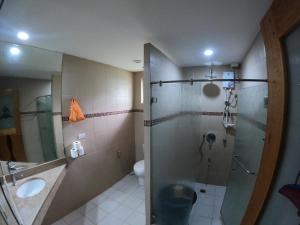 Bilik mandi di 3 Bedroom Property in the Heart of Coron