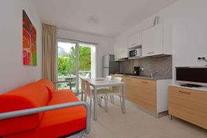 Η κουζίνα ή μικρή κουζίνα στο Apartments in Lignano 21708