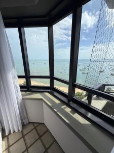 una vista dell'oceano da una stanza con finestra di 651A golden beira mar 55 m2 a Fortaleza