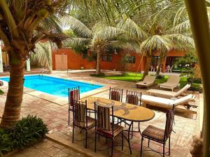 Bazén v ubytování Résidence Diaw's Saly nebo v jeho okolí