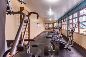 Fitness centrum a/nebo fitness zařízení v ubytování Amuarama Hotel