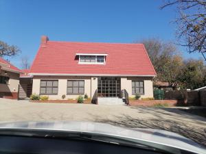 Budova, kde se penzion nachází + 31 fotografií