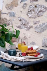 Gambar di galeri bagi L'Ancien Cinéma - Appartement de charme di Bize-Minervois