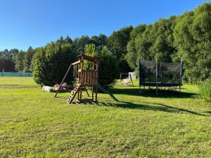 Herní místnost nebo prostor pro děti v ubytování Tatra Glamp Mazury - sieć noclegowa Tatra Glamp