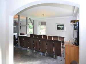 TV a/nebo společenská místnost v ubytování Spacious group house in the Harz region