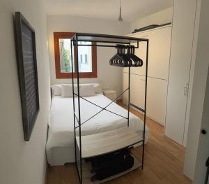 A bed or beds in a room at Izas · Pirineos360 · Práctico y sencillo · Perfecto para esquiadores