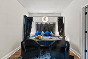 Postel nebo postele na pokoji v ubytování Sleeps 24 - By DT & UGA - 2 Game Rooms, 4 King Beds