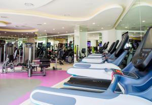 Fitness centrum a/nebo fitness zařízení v ubytování Temptation at The Tower Cancún Resort - All Inclusive - Adults Only