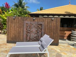 Fotografie z fotogalerie ubytování Habitation Bonneville Chalet & Loft avec piscine et sauna v destinaci La Trinité