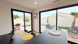 Μπαλκόνι ή βεράντα στο Bessan Villa Jungle 6p 3ch Pool Garden