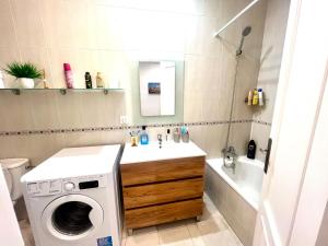 Ein Badezimmer in der Unterkunft Apartamento Centro Torremolinos