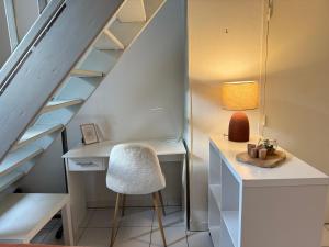 Фотография из галереи Le Cardinal-Cosy studio-Clim-WiFi-Ecusson Montpellier-LaConciergerieByNina в Монпелье