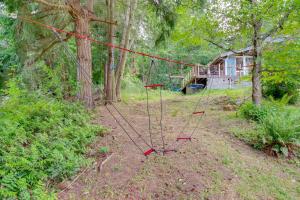 Giardino di 2 Blocks to Puget Sound Beach Lummi Island Home
