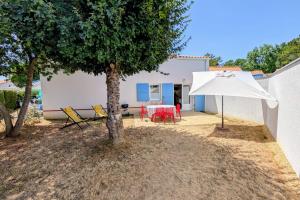 Vonkajšia záhrada v ubytovaní Superb Vacation House With Garden And Terrace