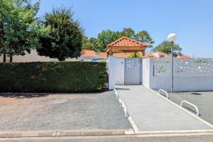 Fotografia z galérie ubytovania Superb Vacation House With Garden And Terrace v destinácii La Tranche-sur-Mer + 18 fotografií