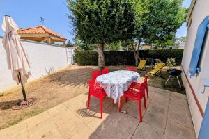 Vonkajšia záhrada v ubytovaní Superb Vacation House With Garden And Terrace