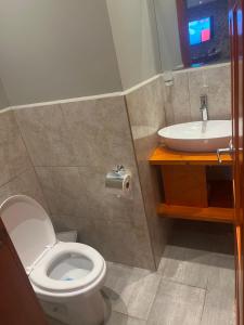 Phòng tắm tại 3BR villa, 4 bathrooms, private pool & a Free-Ford EcoSport 2018