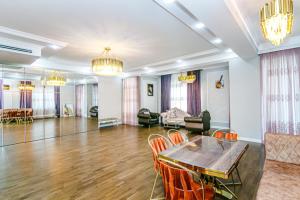 Χώρος καθιστικού στο Luxary Home VIP Hillton