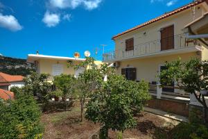 Κήπος έξω από το Captain Spiros Paxoi