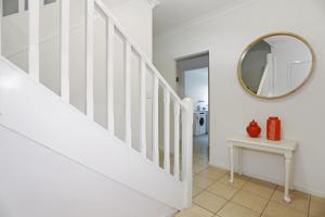 Gallery image of Three Bedroom Townhouse in Hawks Nest +13 photos
