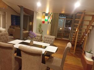 Posezení v ubytování Sumaq Sisa Home & Loft