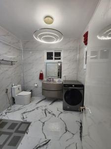 Ванная комната в Stargazers Luxury Condo Complex apartments
